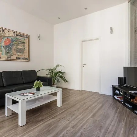 Apartment Days - Open-plan With Ac Near National Theatre Prague