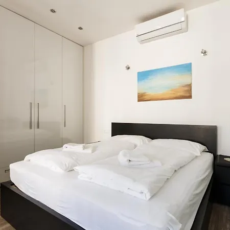 Days - Open-plan With Ac Near National Theatre Prague