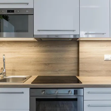 Days - Stylish In New Town Apartment