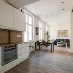 Days - Open-plan With Ac Near National Theatre 公寓