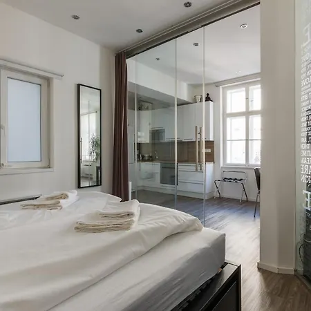 Days - Open-plan With Ac Near National Theatre * Prag