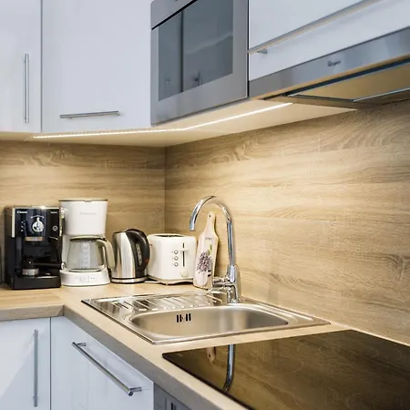 Days - Open-plan With Ac Near National Theatre Prága