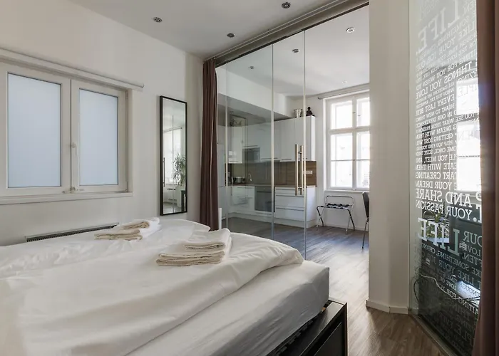 Days - Open-plan With Ac Near National Theatre * Praga